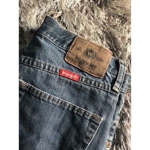 Wrangler | High Waisted Mom Jeans